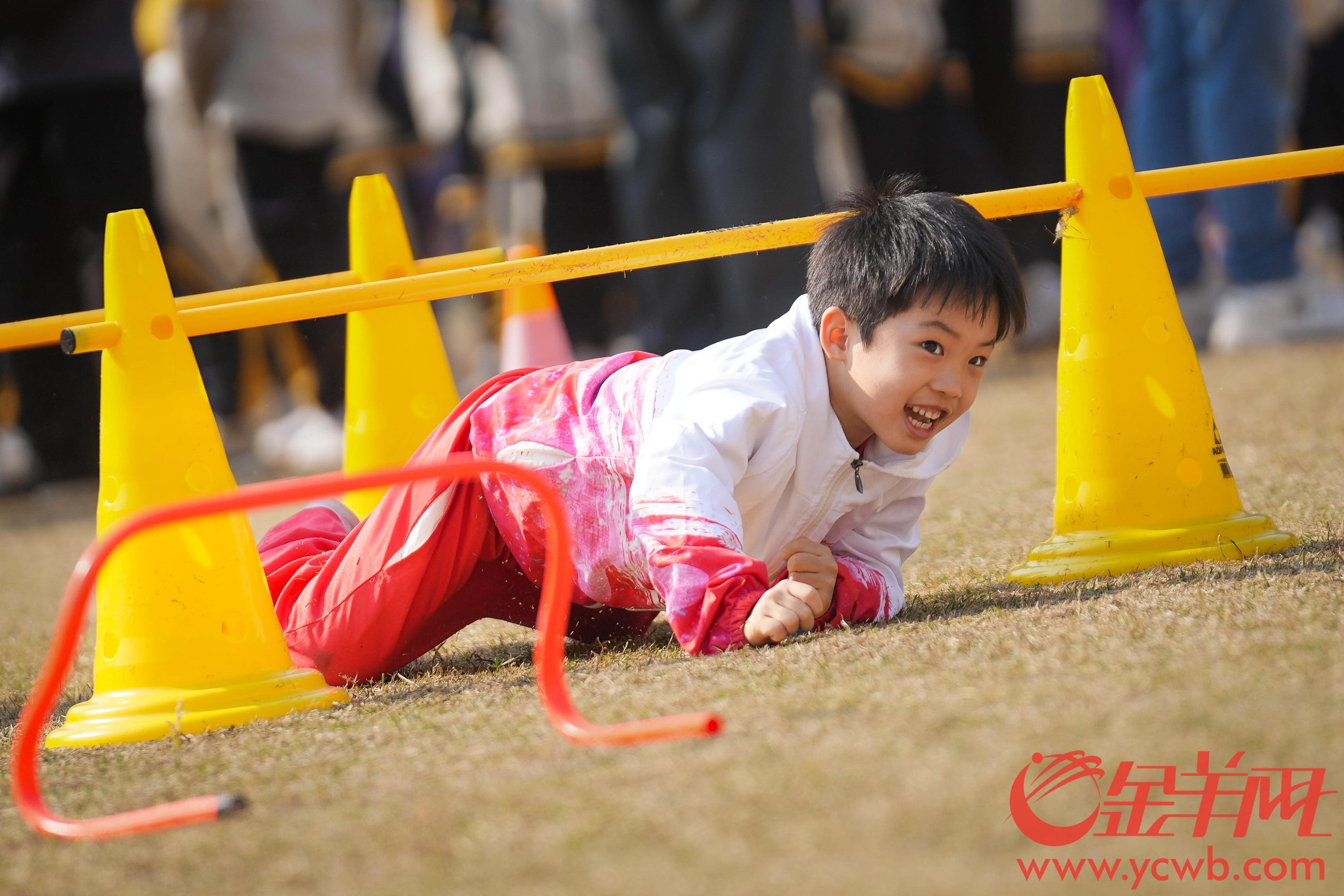 视频｜与“亚洲飞人”共传火炬小北路小学趣味体育节点燃“十五运”激情(图9)
