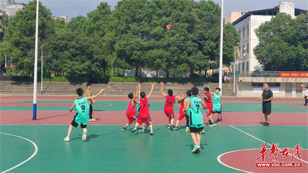 九游官网入口：宁远县莲花小学：“青莲杯”点燃少年热血！(图4)