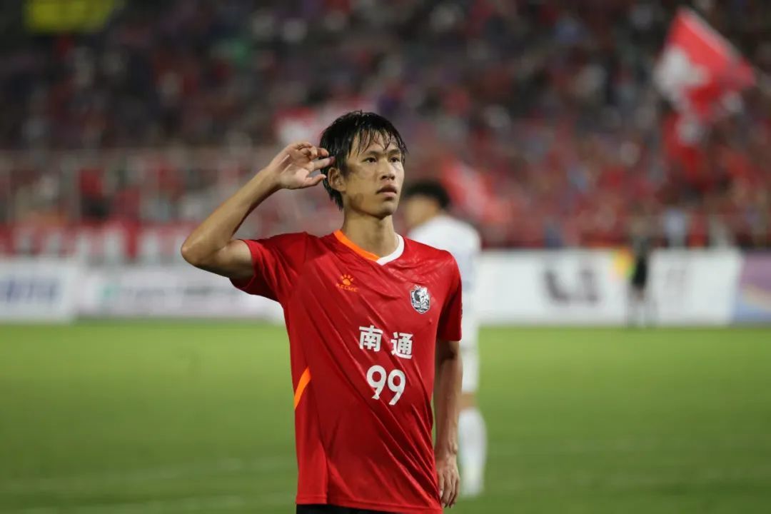 九游app：“苏超”南通四连胜！“新晋南哥”为何这么强？