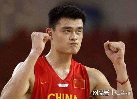 郑钦文感动中国姚明苏炳添中国女排：体育的温度与背后故事(图1)