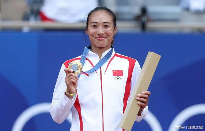 九游体育：郑钦文入围年度最佳女运动员名单德约提名年度最佳国际榜样！(图1)