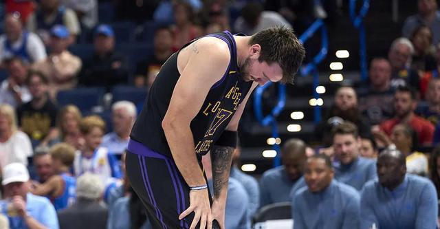 东契奇64场场均335分位列第一因伤常规赛报销无缘各项奖项评选